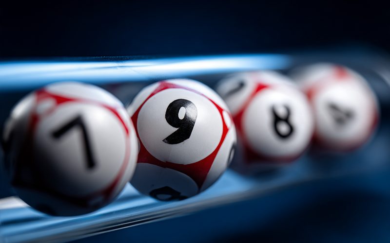 Bolillas azules y rojas del Loto 5 Plus